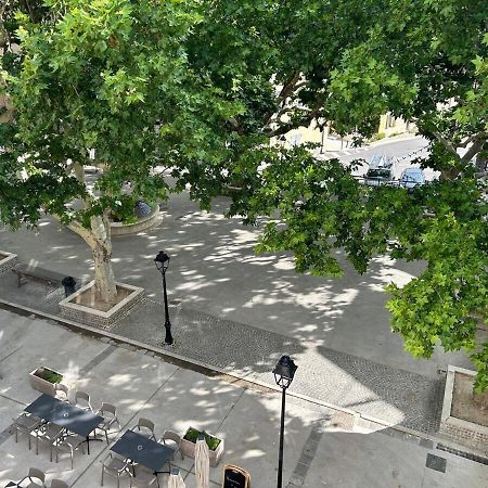 Апарт готель Sous Les Platanes Velaux Екстер'єр фото